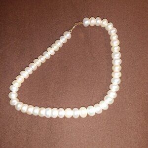 Pearl bracelet with 10K clasp.
